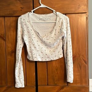 Aeropostale long sleeve crop. Floral. Size M